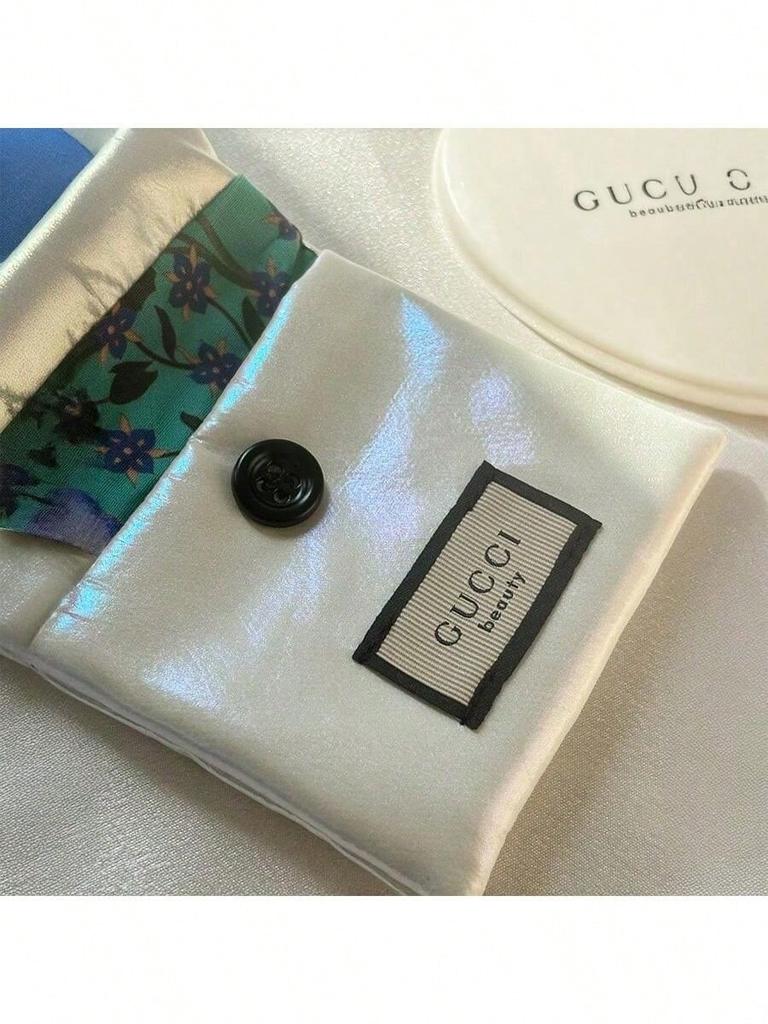 Gucci Set Specchio Cuore Luminoso con Custodia in Raso