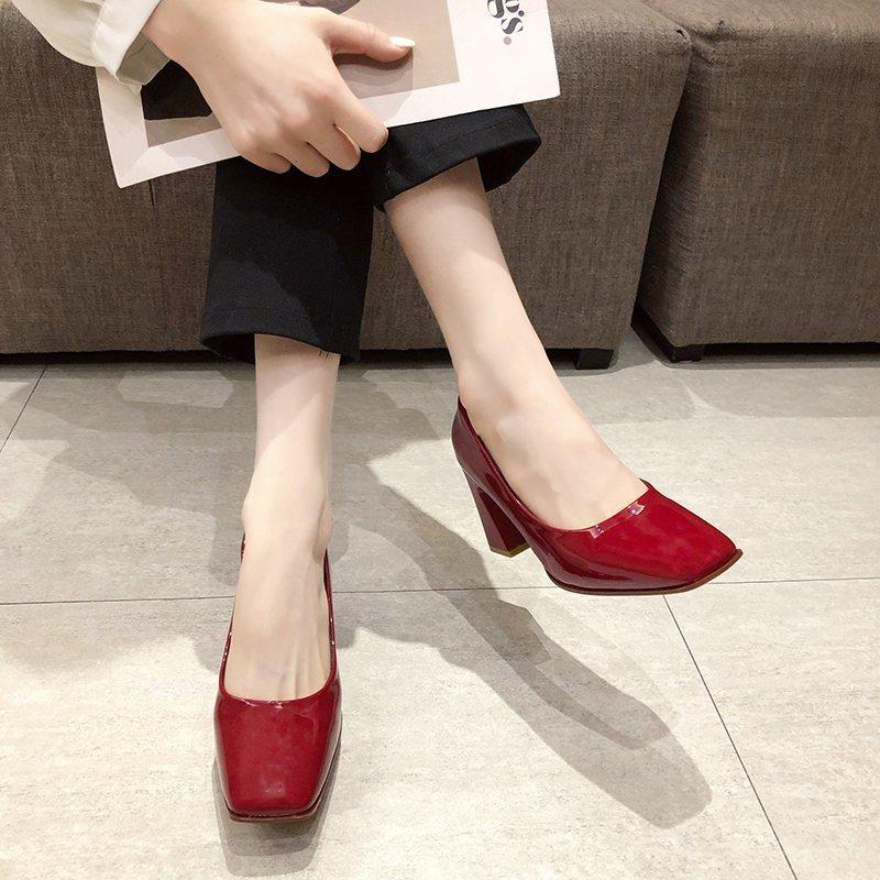 

Small high heel single shoes women s autumn thick heel retro square head gentle shoes fairy soft leather grandma shoes 39 бежевий