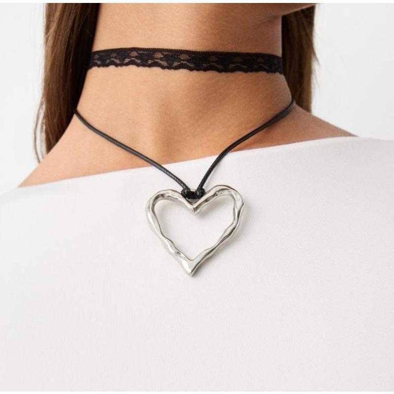Personalized Alloy Hollow Love Pendant Necklace Sweet Cool Wind Adjustable Rope Chain Collar Hokr Women