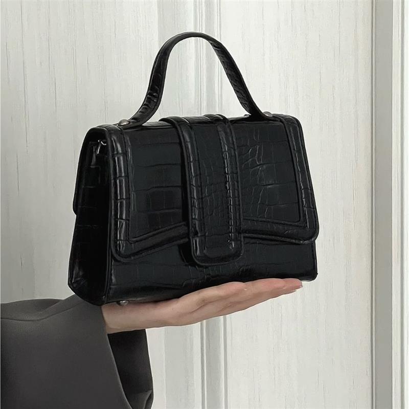 

Премиальная фактура женская сумка 2024 года с крокодиловым узором, однотонная повседневная сумка-цепочка с нишевым дизайном чёрный