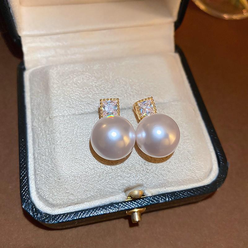 Gold-Plated Silver Diamond Pearl Stud Earrings - French Retro Light Luxury Ear Jewelry