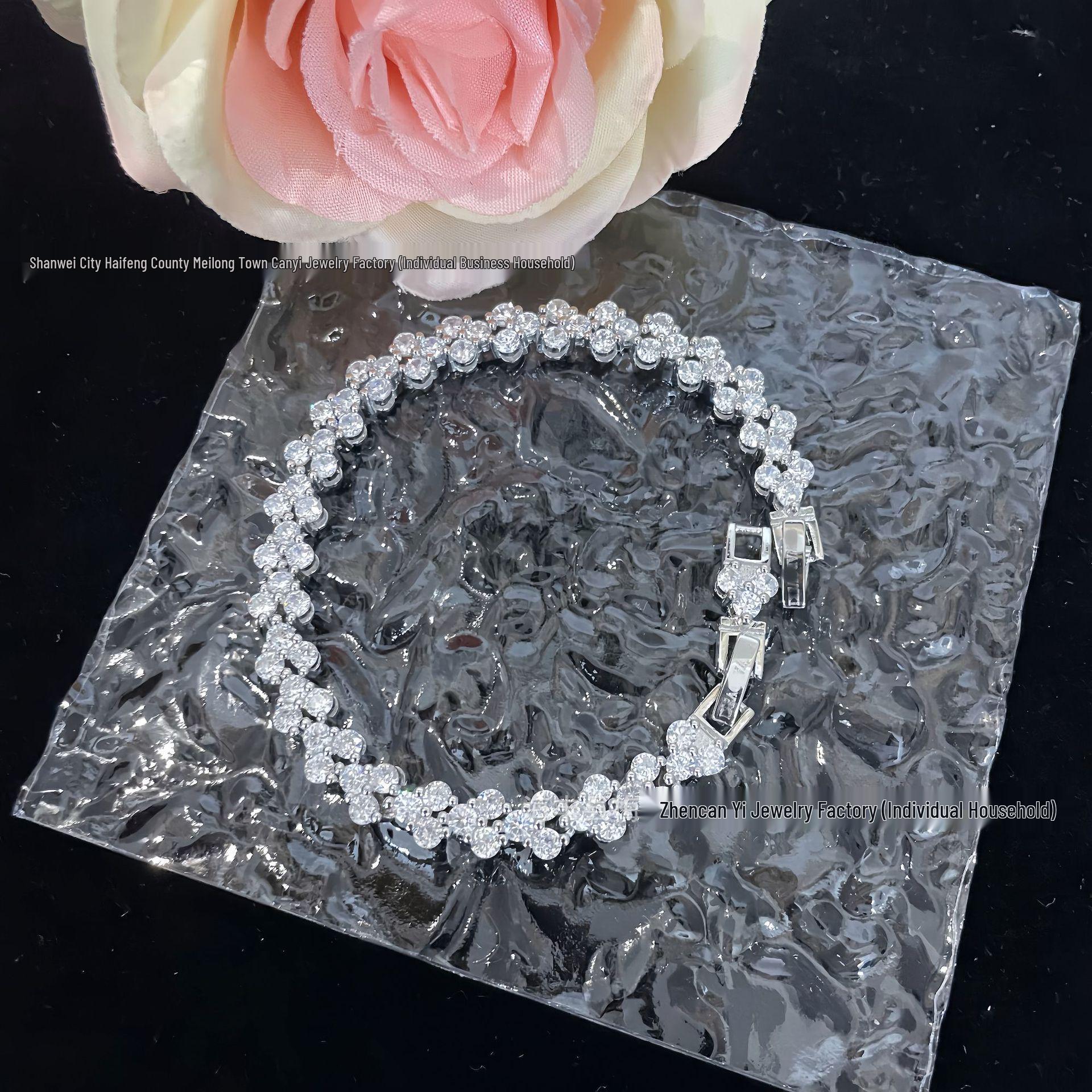 Shi Jia Roman Diamond Bracelet: Austrian Crystal, Exquisite Craftsmanship, Luxurious Design No Packaging