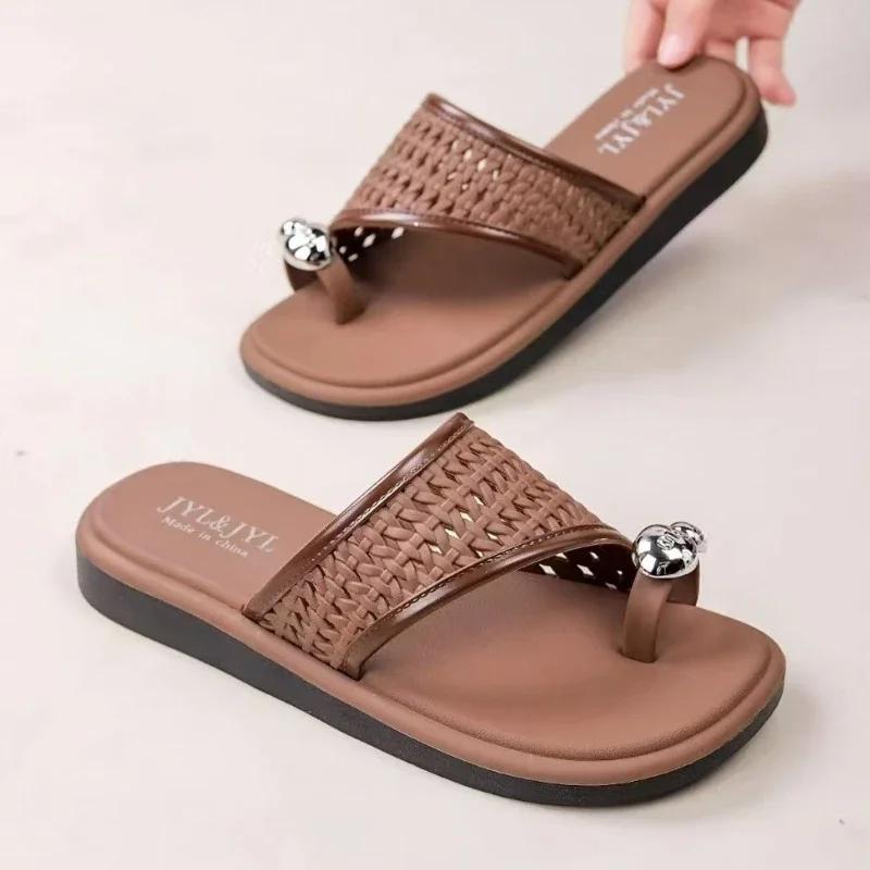 Fashion Retro Hollow Woven Design Flat Slippers Women Fashion Metal Decoration Clip Toe Flip-flops Comfortable Non-slip Beach Sandals