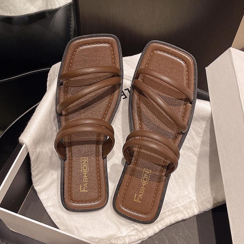Flat-Soled French-Style Summer Slippers: Chic, One-Strap Sandals for Beach or Outdoor Wear, 2025 Trend.