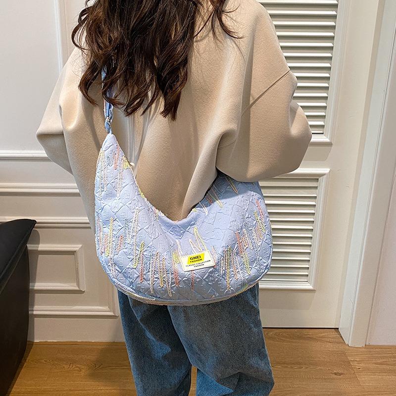 Small Fresh and Sweet Casual Messenger Bag Simple Girls Casual Dumpling Bag Going Out Commuting Fashion Shoulder Bag