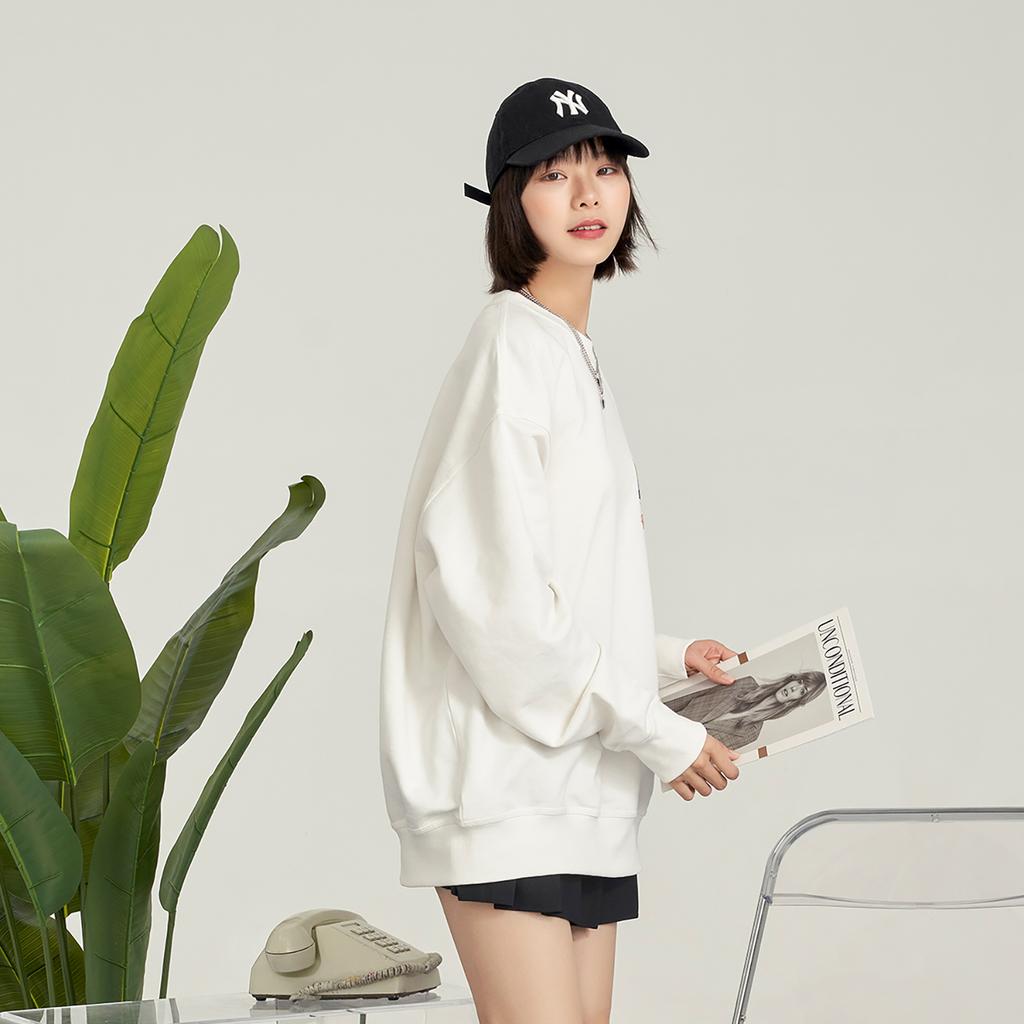 MLB New York Yankees Cartoon Rabbit Print Loose Crewneck Long Sleeve Sweatshirt Unisex sweatshirt Cream 3AMTQ0131-50CRS