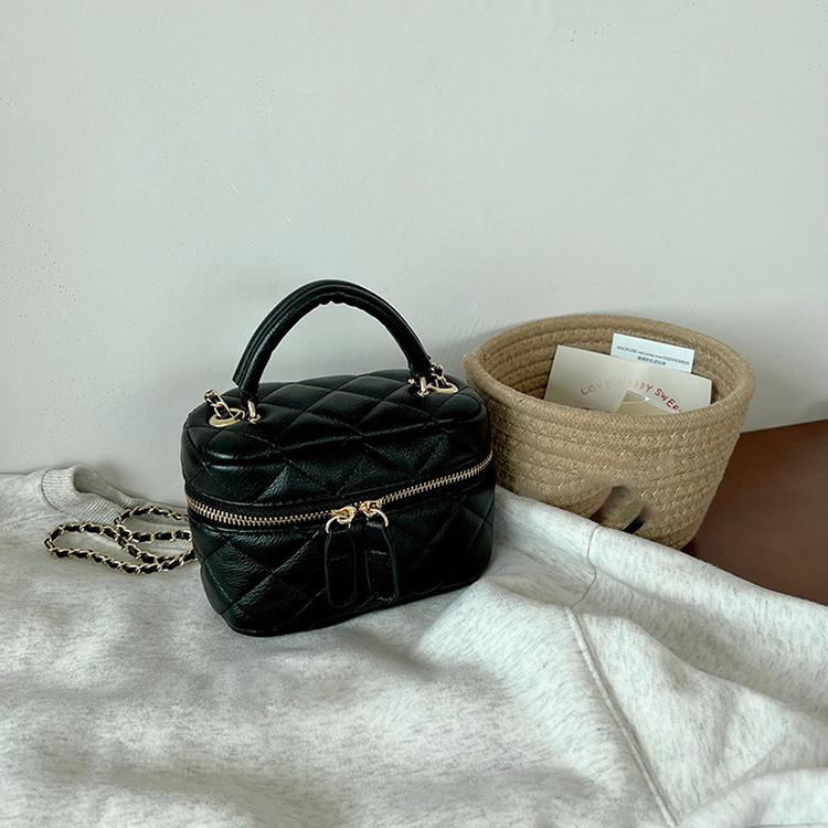 Mini Shoulder Bag for Women Hand Chain Versatile Crossbody Bag Vintage Simple Casual Travel Package Exquisite New