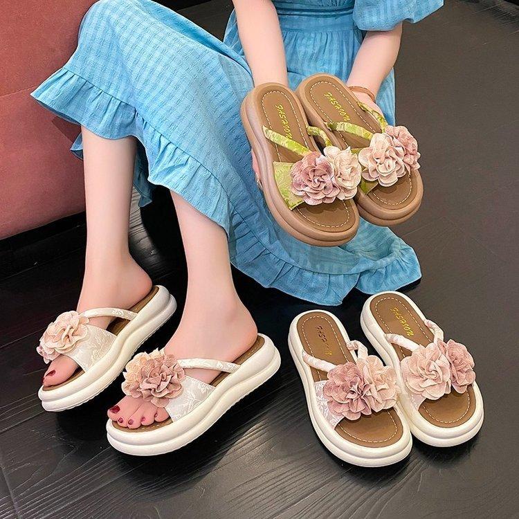 Premium Sense New Chinese Style Go Out Slippers Girl 2025 New Summer Fashion Wear Super Fairy Wind Cool Slippers