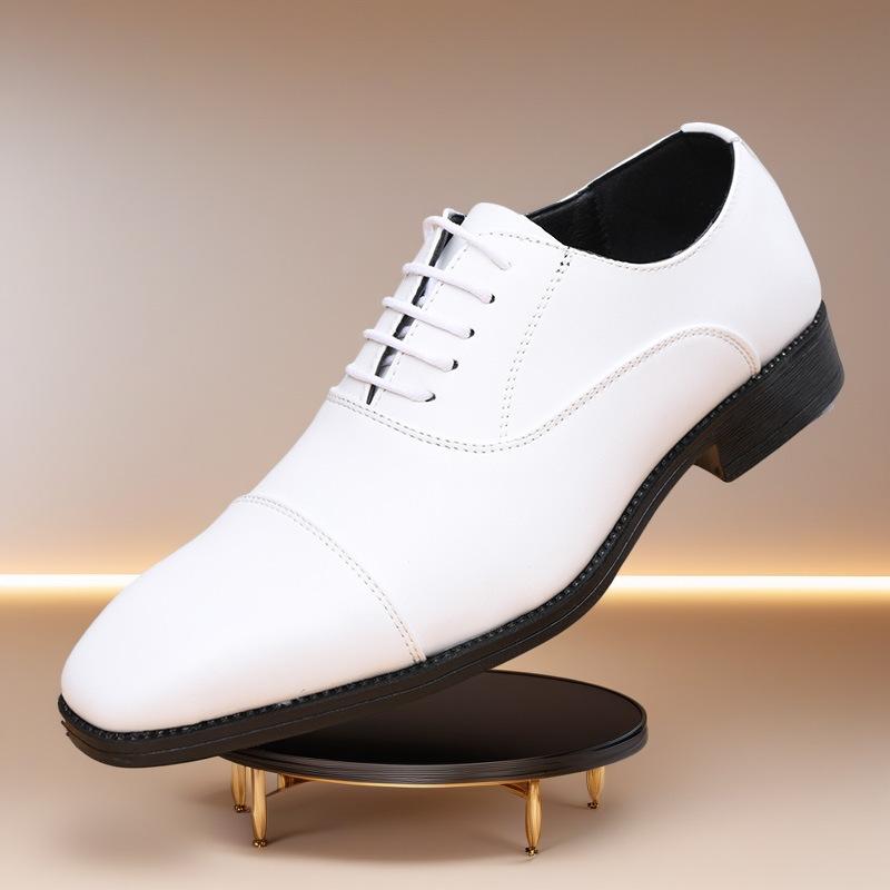 

Autumn three-joint leather shoes men s breathable business dress men s shoes youth versatile wedding shoes British Oxford shoes 45