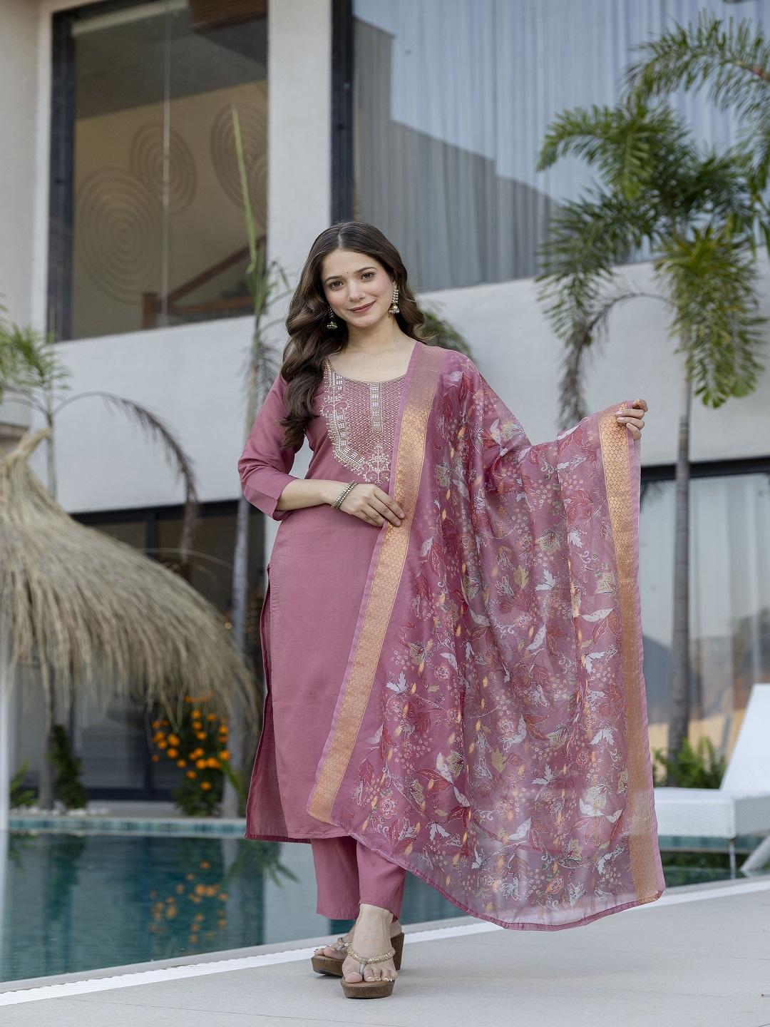 Women Embroidered Kurta Set with Floral Dupatta – Elegant Ethnic Festive Wear S розовый