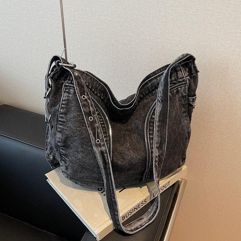Versatile Denim Big Bag Women's New Fashion Messenger Bag Autumn and Winter Versatile Class Tote Bag