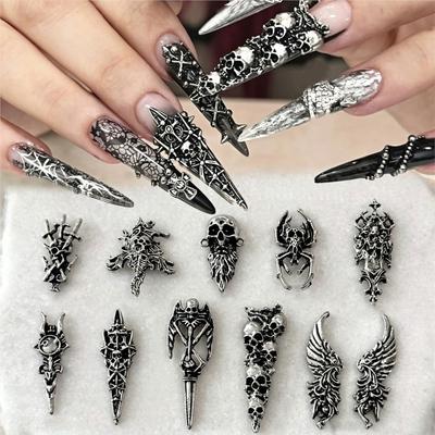 Nail art – Strass e decorazioni per unghie