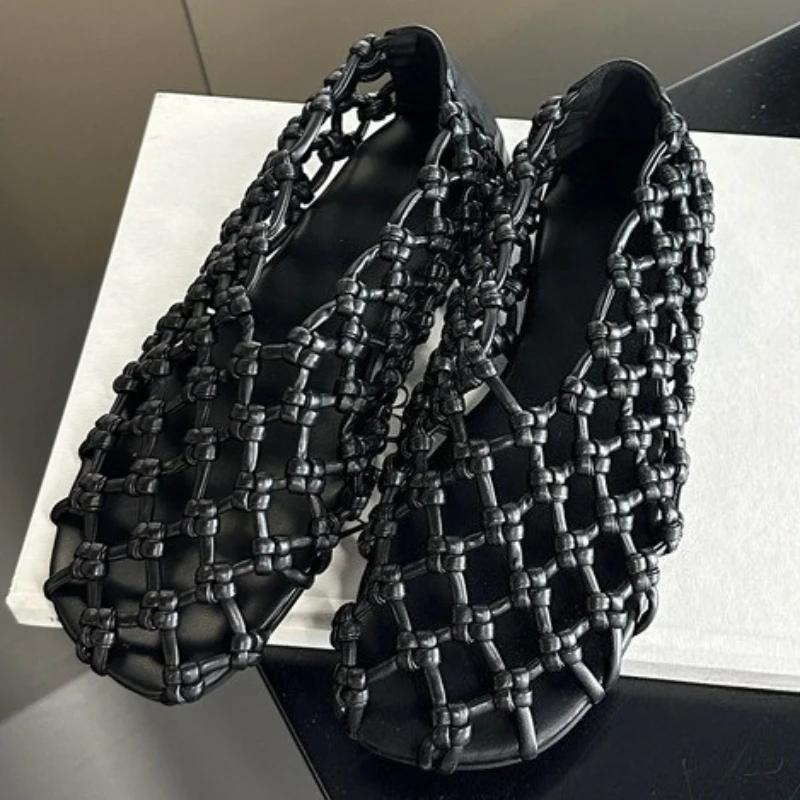 Fashion Breathable Mesh Woven Flat Sandals Women Fashion Round Toe Shallow Brand Designer Shoes Comfortable 35-43 Large Size Beach Shoes