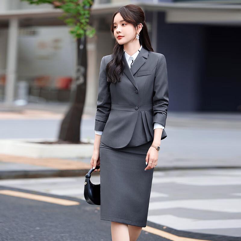 Set de costume formale profesionale pentru femei