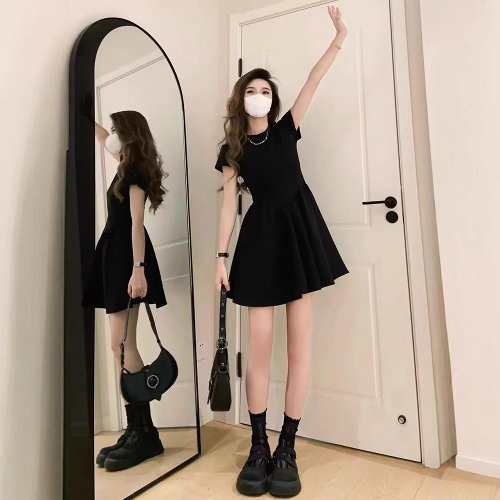 Fluffy little black dress, small pear-shaped figure, black dress, children's summer short dress, new princess dress.