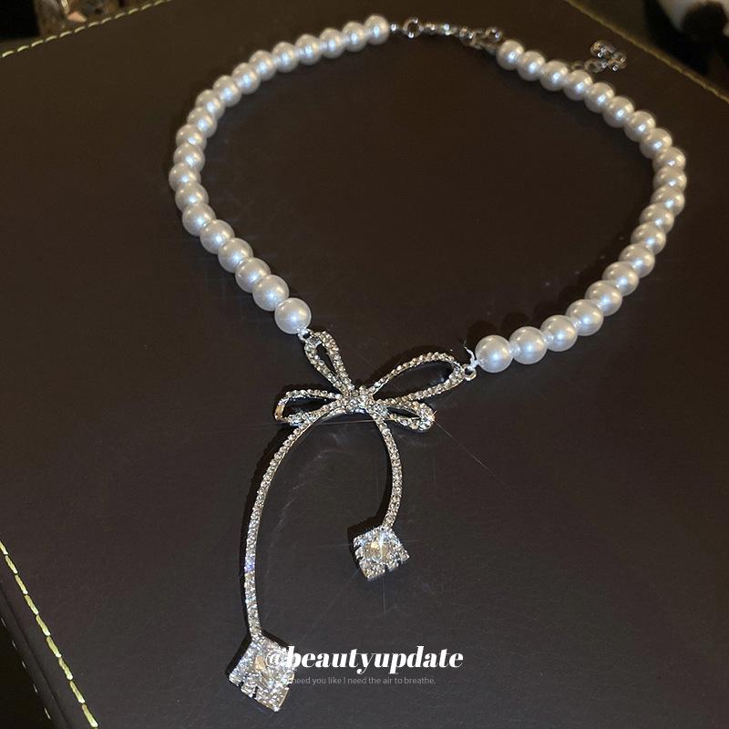 Perlen- und Diamanten-Schleifenkette - Leichte Luxus-Schlüsselbeinkette