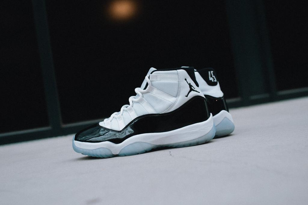 378037-100 Nike Air Jordan 11 Retro Concord 2018 (Men's)