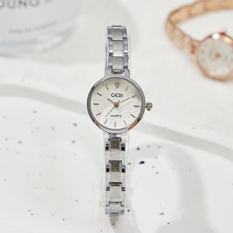 High-End Medieval Women'S Watch Niche Exquisite Alloy Bracelet Watch Women'S High-Value Waterproof Quartz Watch