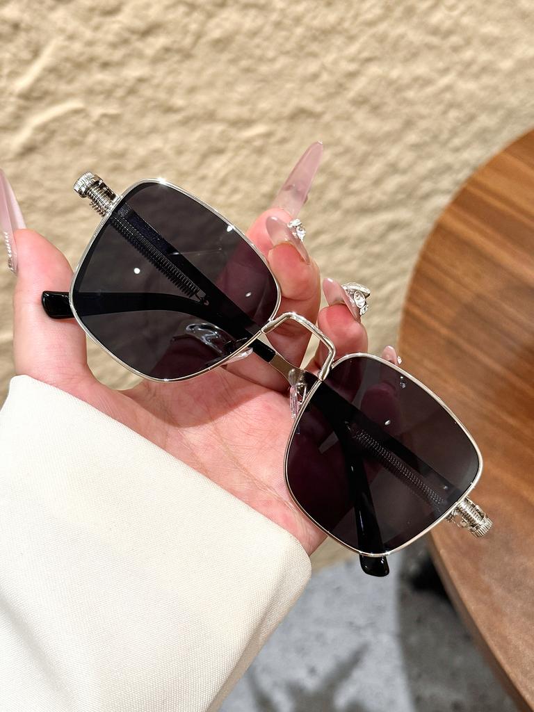 1Pc Men'S Classy Trendy Metal Square Glasses High-Quality Metal Punk Fashion Trendy Sunglasses Suitable For Driving And Travel