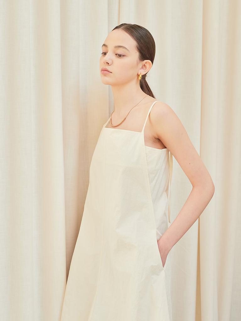 Aiemjei Buckle Sleeveless Dress