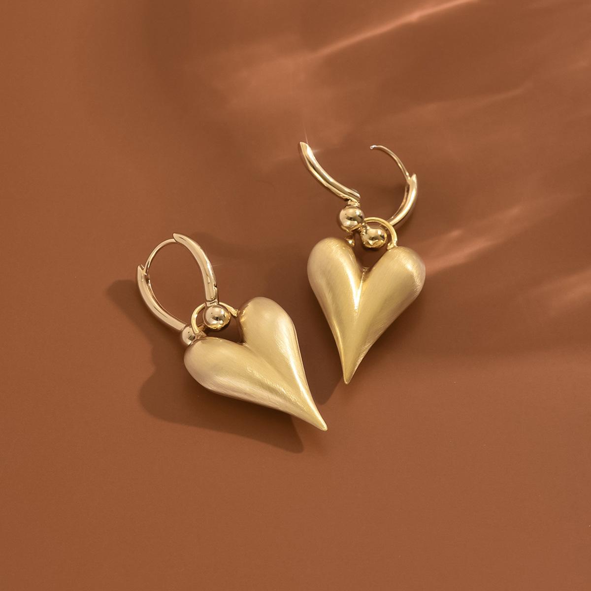 14K Real Gold Electroplating, Zircon Heart-Shaped Pearl Stud Earrings, Light Luxury High-End Earrings, Exquisite Earrings For Women.