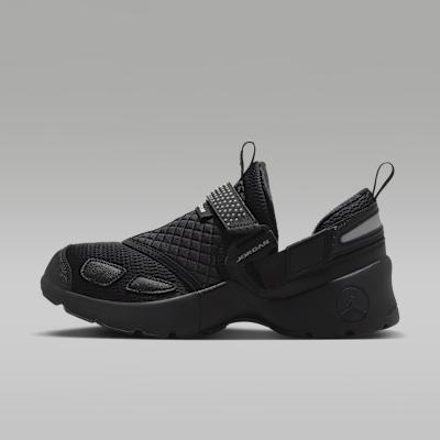 Jordan Trunner LX Triple Black (Women s) 36.5
