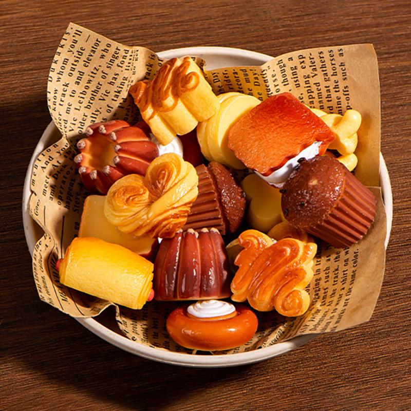 1pcs Kitchen Food Toy Simulation Kitchenware Play DIY Resin Emulated Chocolate Cake Bread Biscuit Tableware Decor Child Kid Toy