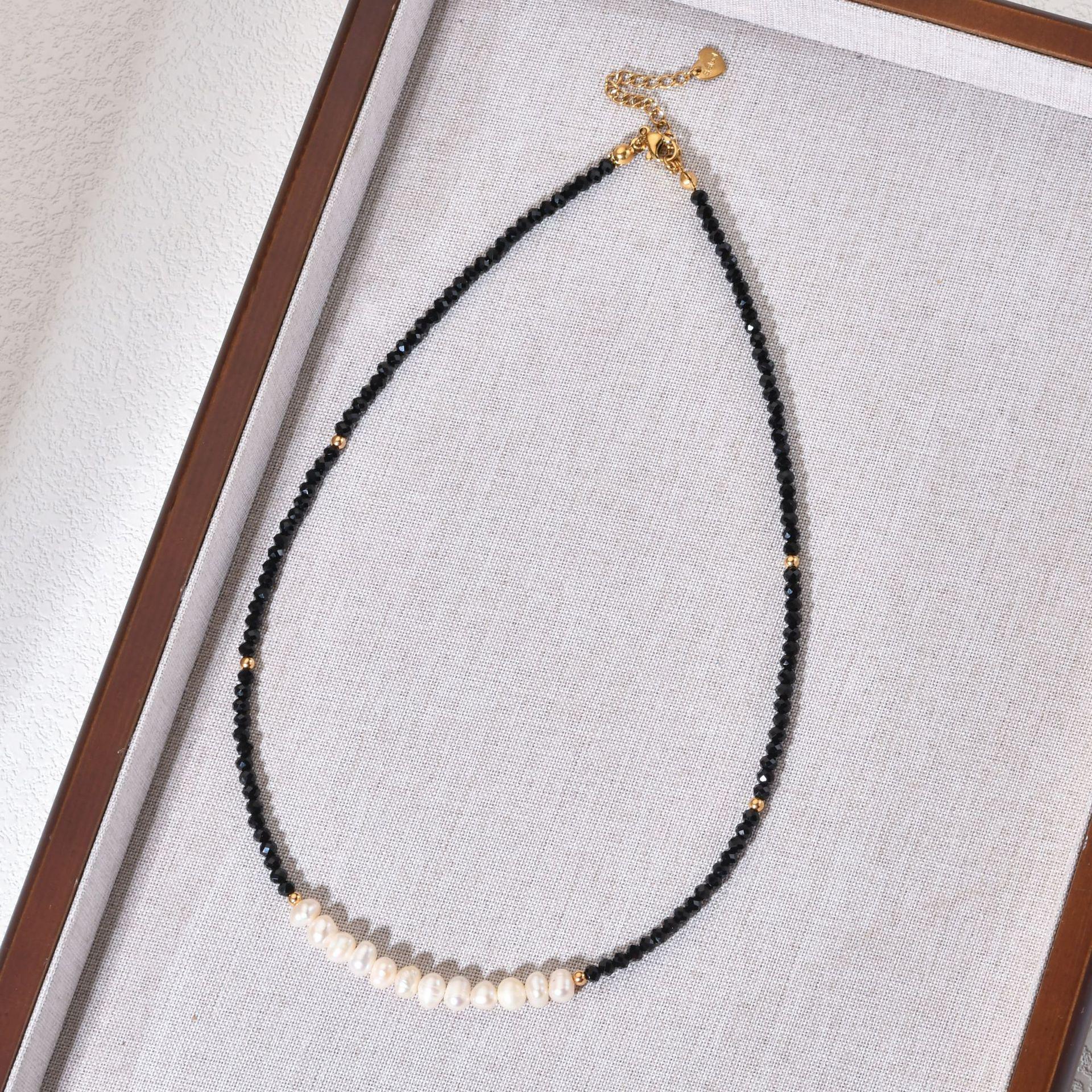 Elegant Freshwater Pearl & Black Glass Beaded Necklace - Luxurious, Non-Fading Clavicle Chain for Women