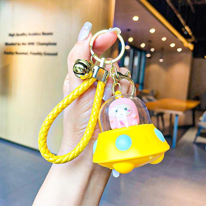Adorable Cartoon Cute Pink Pig Projection Light Keychain For Fun Gifts And Accessories жёлтый