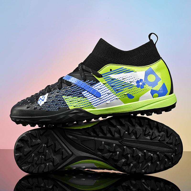 New Men Soccer Shoes High-Quality Outside High Ankle Ultralight Indoor Football Boots Boys Athletic Shoes Futsal Anti-Skid Athletic Shoes