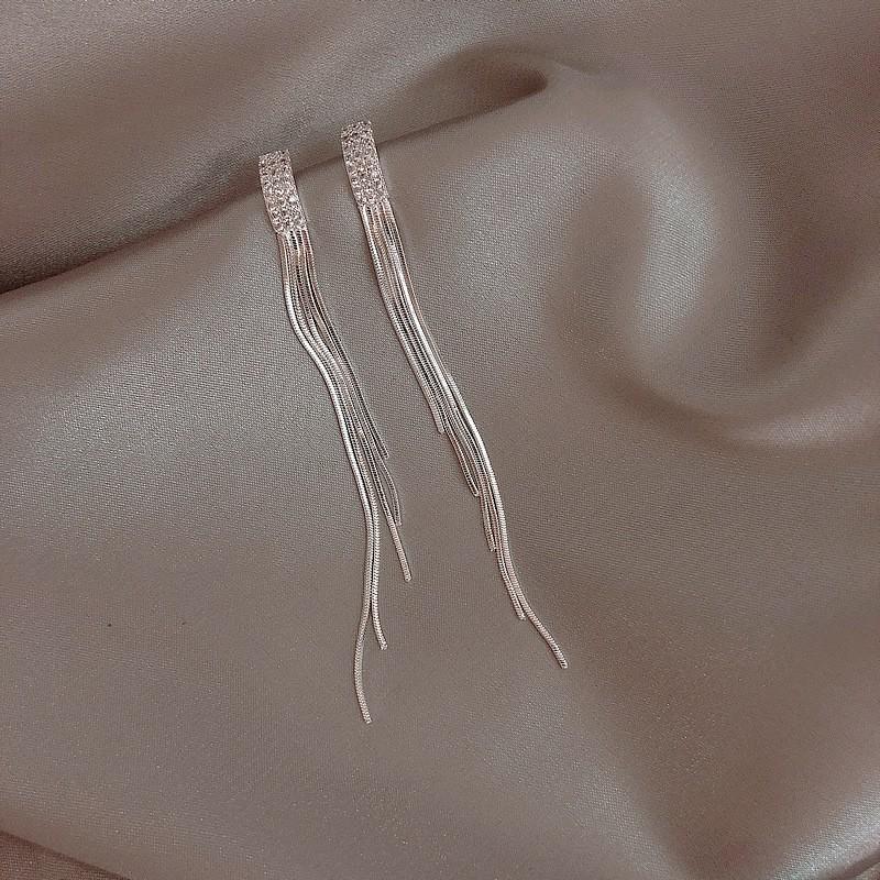 Silver Needle Rhinestone Leaf Tassel Stud Earrings for Women - Elegant, Fashionable, Niche Design Jewelry with a Luxurious Feel