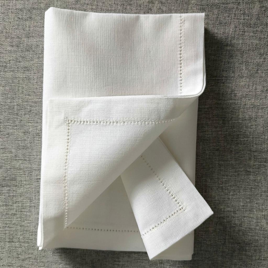 Customized Cotton-Linen Washed Fabric Napkins with Corner Cut-Out Embroidery