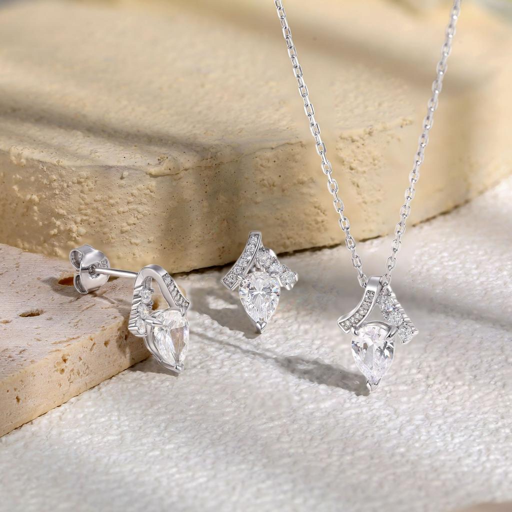 Sterling Silver Zircon Pendant Necklace for Women Trendy Waterdrop Design High-End Jewelry Gift Option