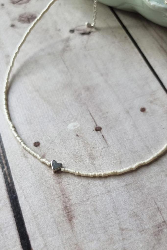 Handmade Beaded Choker with Heart Pendant – Beige
