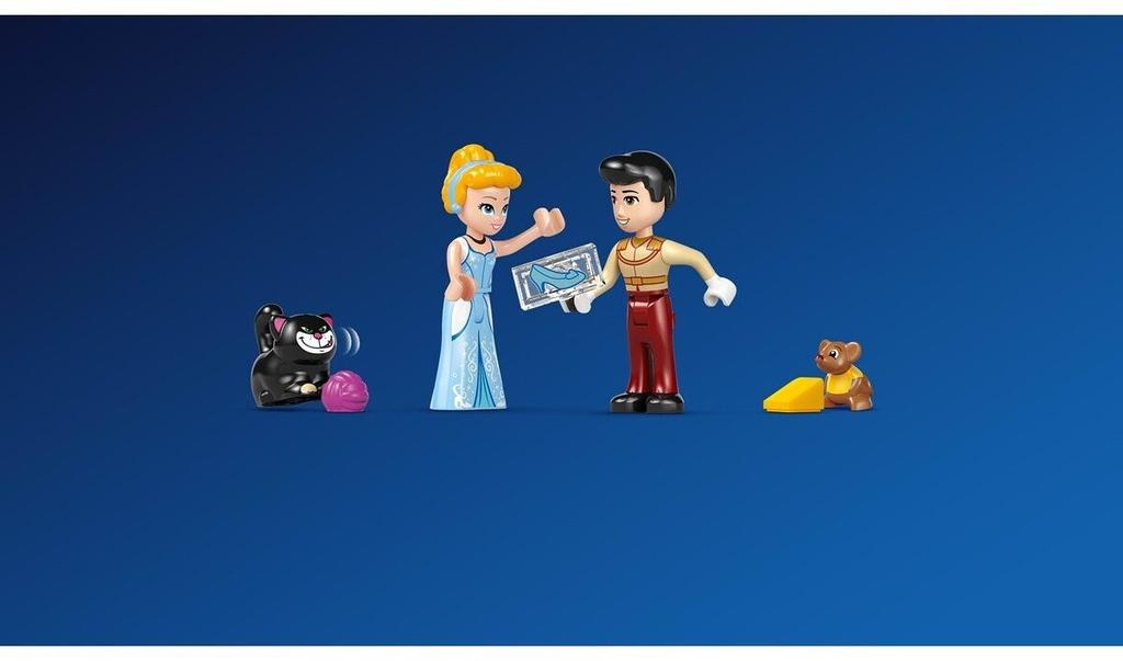 LEGO конструктор дом Disney Princess – Замок Золушки и карета с лошадьми (43275)