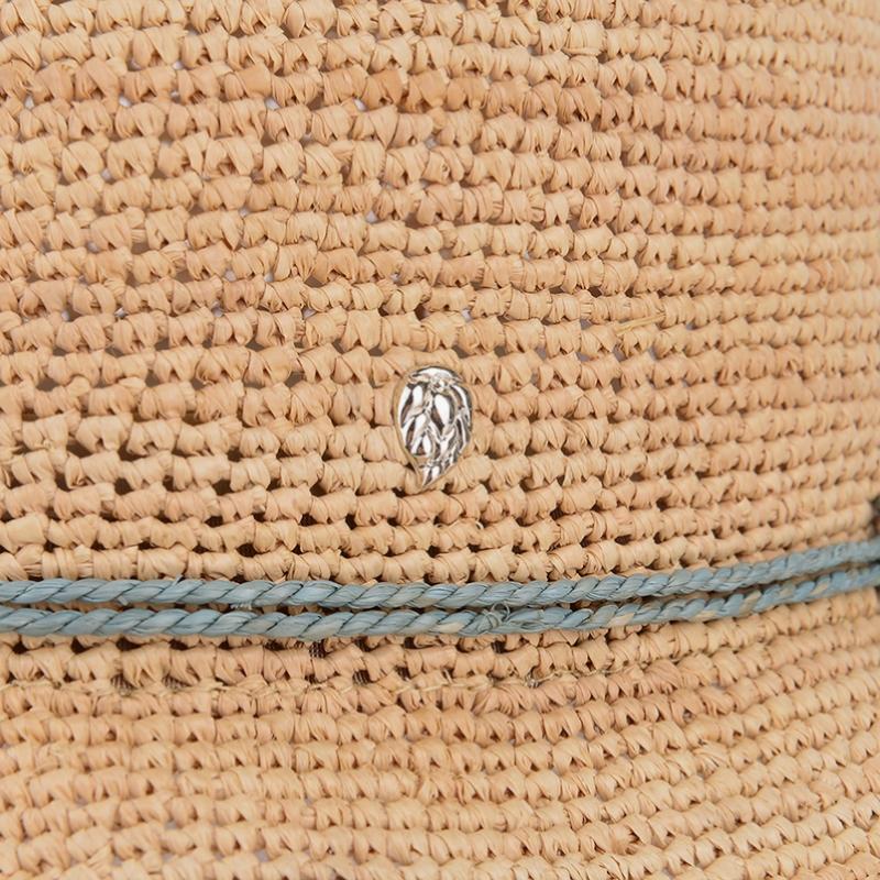 Helen Kaminski Villa 6 Natürliches Seegras Metall Logo Cloche Eimerhut