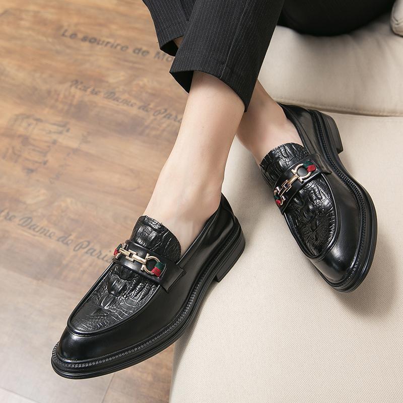 

Large size British style men s trend casual versatile one-pedal lazy shoes Korean version of small leather shoes 45