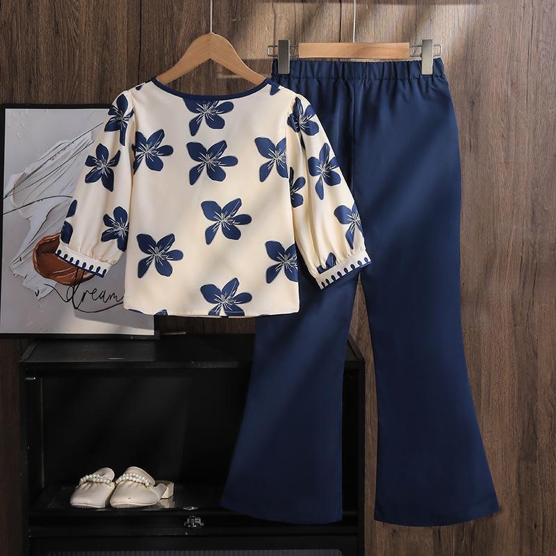 Girls' Fashionable Blue Set: Spring/Summer Children's Elegant V-Neck Top and Wide-Leg Pants Two-Piece Set