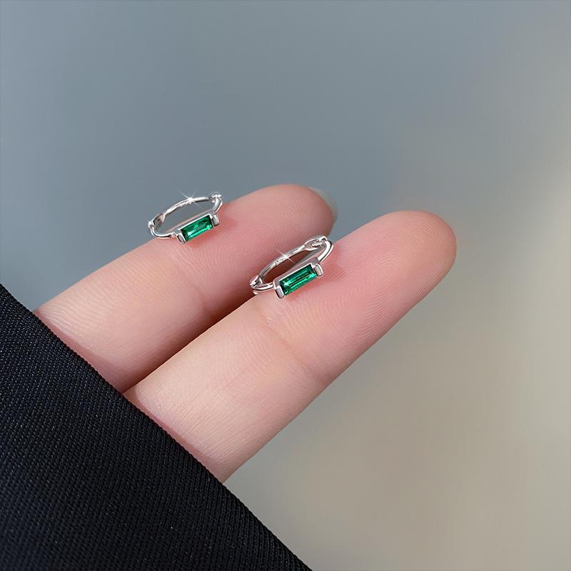 

Delicate and small ear buckle female emerald zircon circle stud earrings temperament earbone stud retro new cold wind earrings