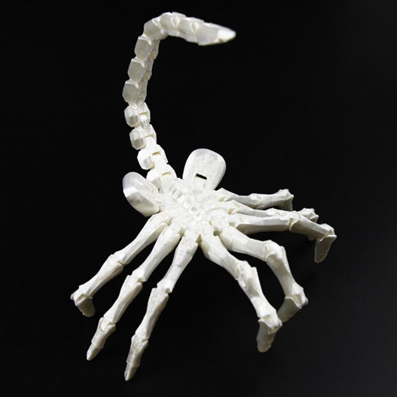 3D Printed Movable Joints Facehugger Figurine Articulated Simulation Toy Creative Holiday Gift for Sci-Fi Movie Collectors
