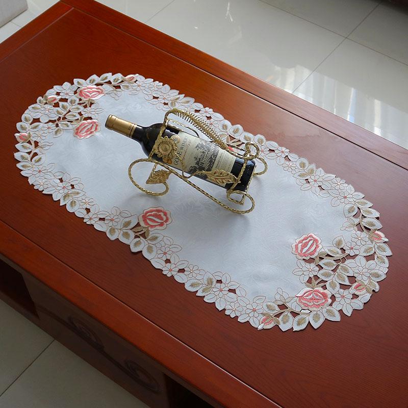 NEUE Hohl-Rosenblüten-Stickerei Tischläufer Stoffabdeckung Tischdecke Weihnachten Hochzeit Tischdekoration und Zubehör für Zuhause