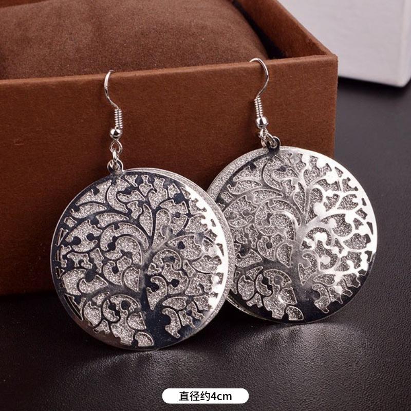 Fashion exaggerated niche temperament fringed earrings retro personality versatile sequined earrings women's long ear jewelry