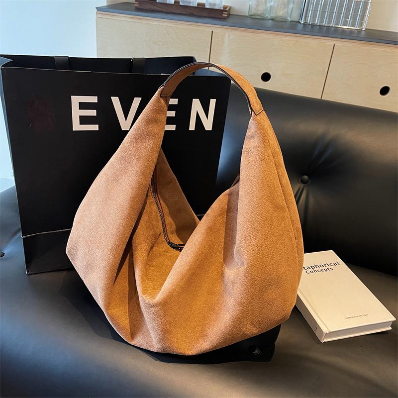 Casual Relaxation Large-capacity Bag Women's Commuter Shoulder Bag Velvet Bread Oblique Span Bag Women's Versatile