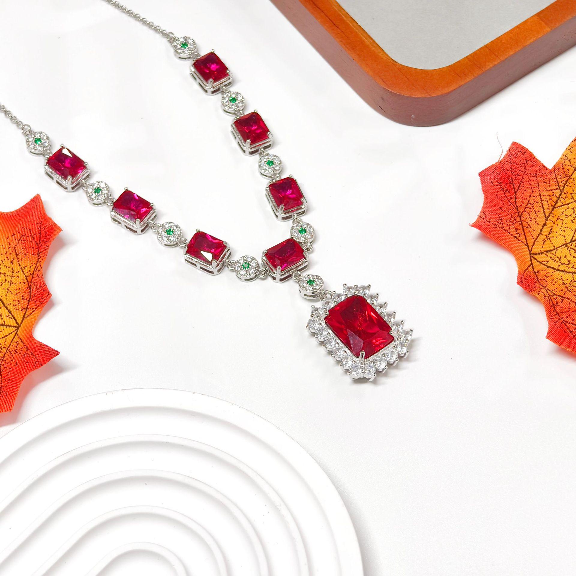 Gesi En Jewelry Imperial Concubine Simulated Ruby Pendant High-End Luxury Rectangular Diamond Necklace Chain
