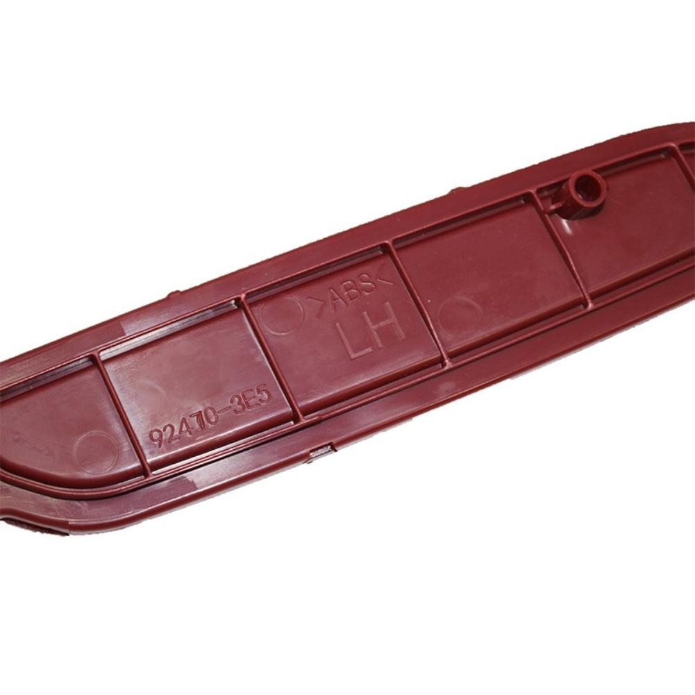 Automotive Parts Bumper Reflector Vehicle Maintenance Easy Installation Part Number 924703E550 Plastic Material