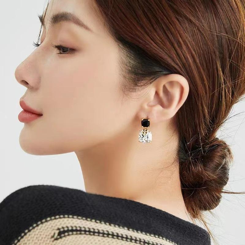 Small Fragrance Style Asymmetrical Fashion Light Luxury Style Versatile Earrings