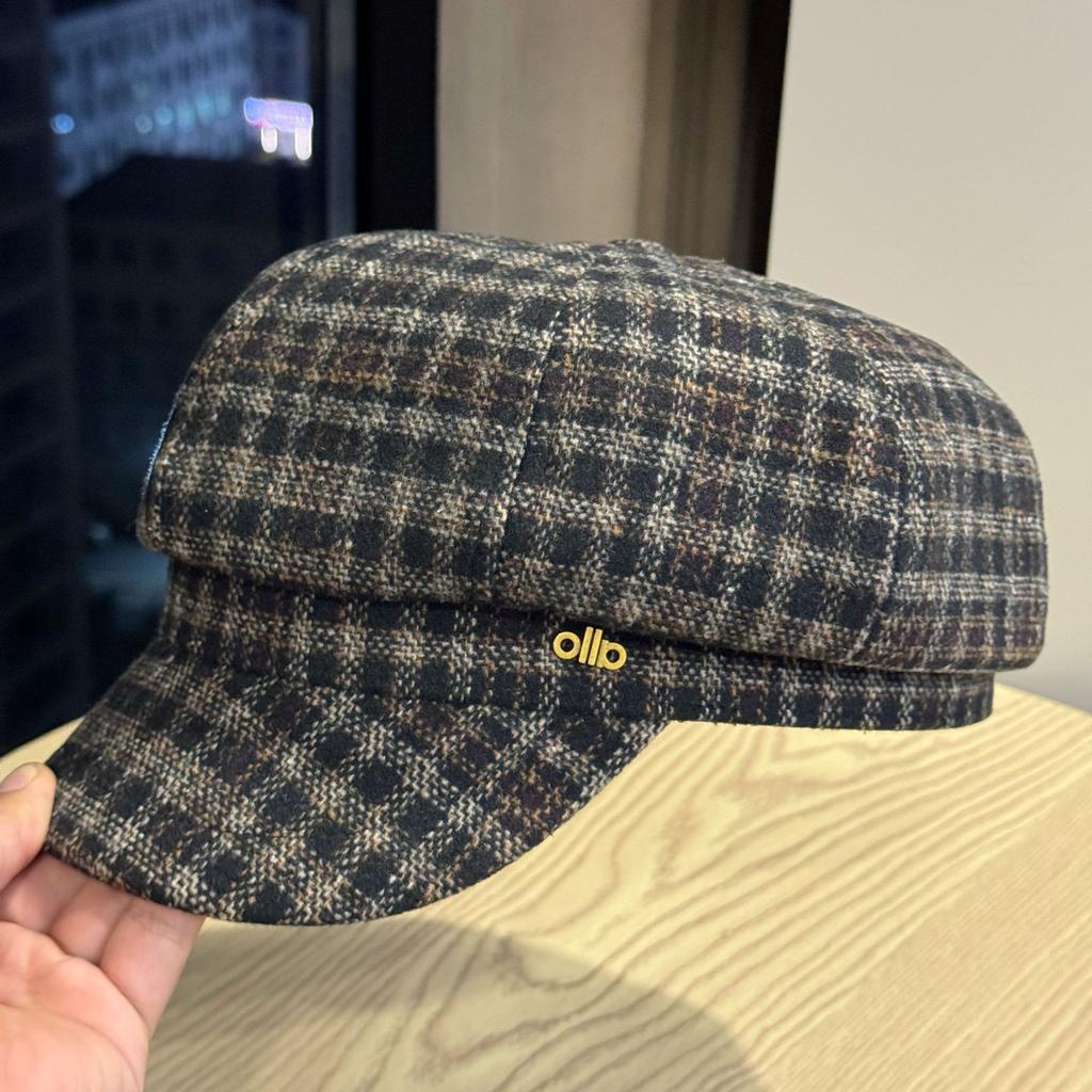 Autumn and Winter New Style Woolen Versatile Octagonal Hat Women's Plaid British Casual Retro Face Showing Newsboy Painter Hat Trend