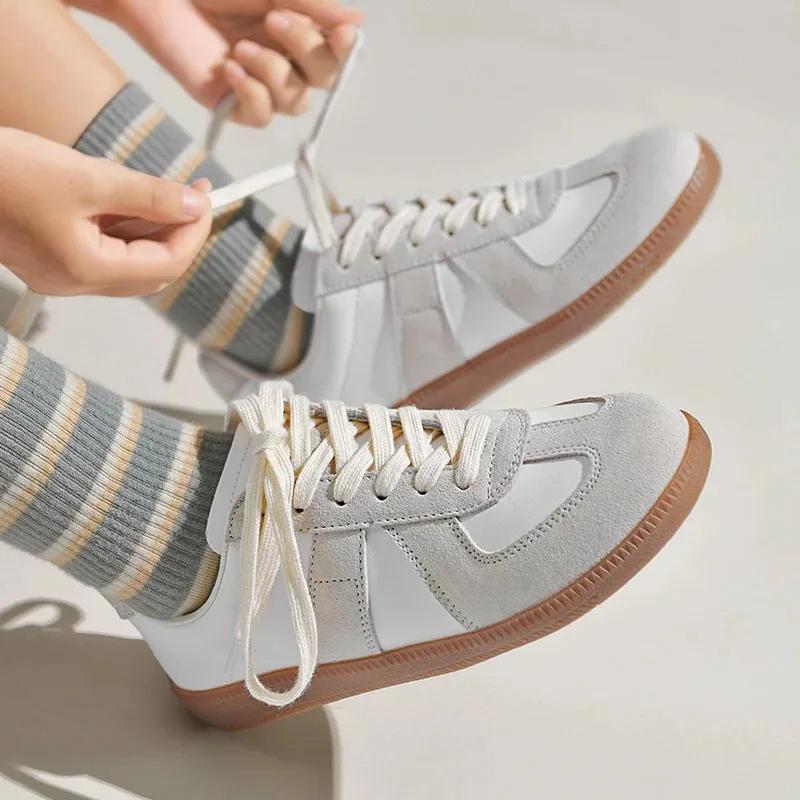 Fashion Classic Retro German Training Shoes Women's Little White Shoes Spring and Autumn New Versatile Lace up Genuine Leather Flat Bo