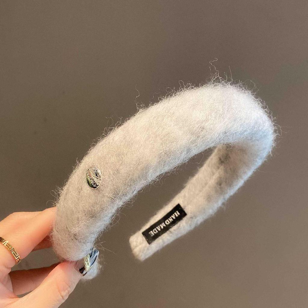 Women's Korean-Style Woolen Headband: Chic Autumn/Winter Accessory, Versatile Hair Clip for Outings, Enhances High Forehead Styles