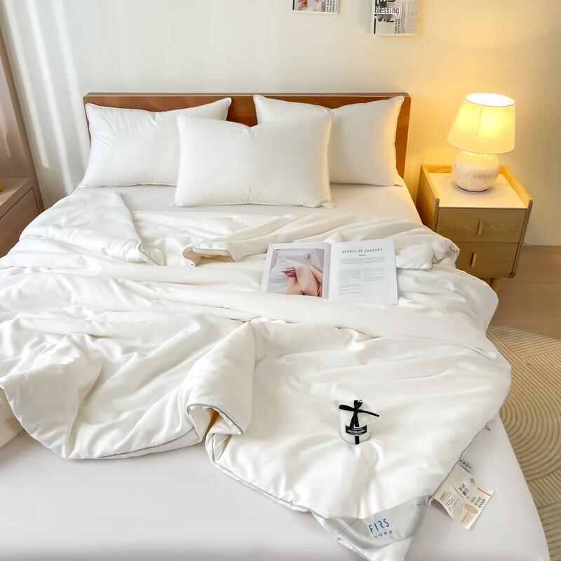 FIRS Wool & Silk Blend Duvet